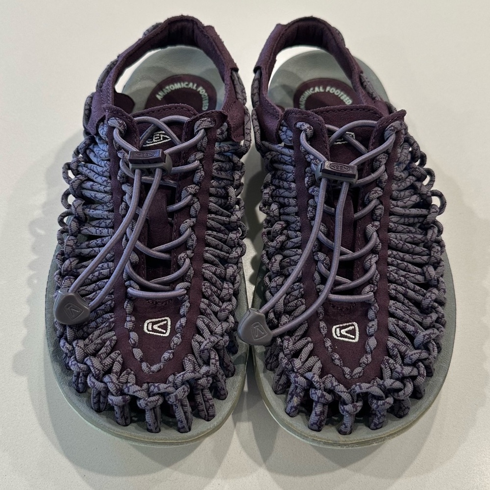 KEEN Uneek‎ Cord Sandal Size 6